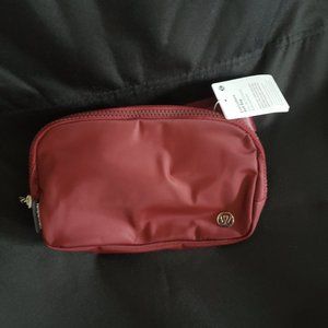 Lululemon Everywhere Belt Bag